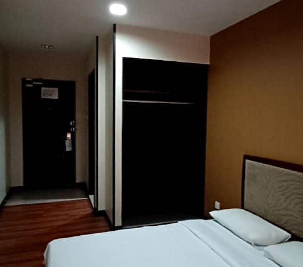 Hotel Sadong88 Kota Kinabalu Exterior photo